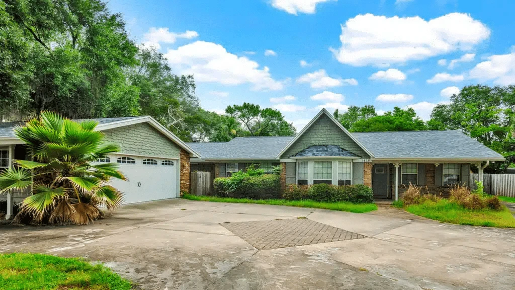 La Rosa provides real estate brokerage and related services / Photo: La Rosa Holdings