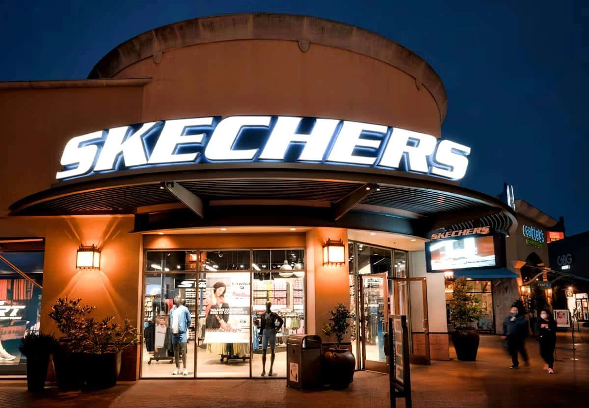 Skechers рассчитывает нарастить продажи до $10 млрд к 2026 году / Фото: Unsplash / Venti Views