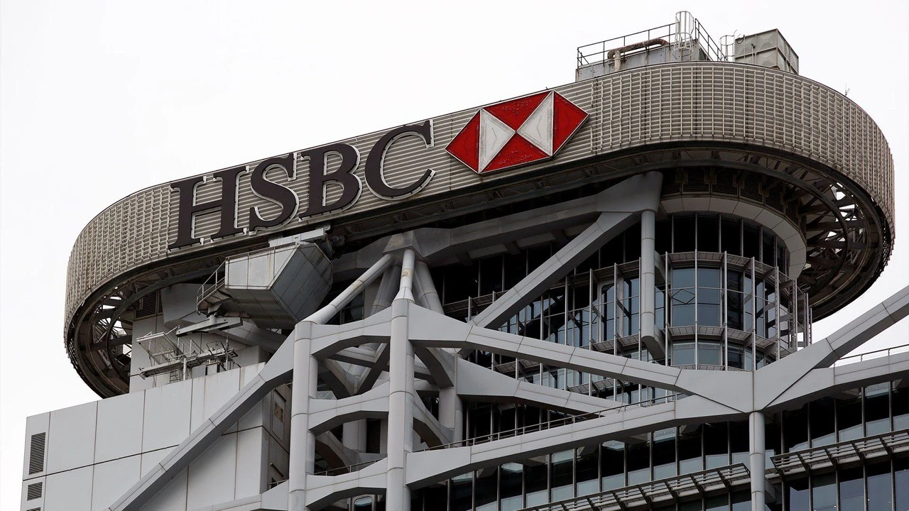 По сравнению с началом года акции HSBC подорожали на 13%, за последние 12 месяцев они прибавили чуть более 20% / Фото: Reuters/Tyrone Siu