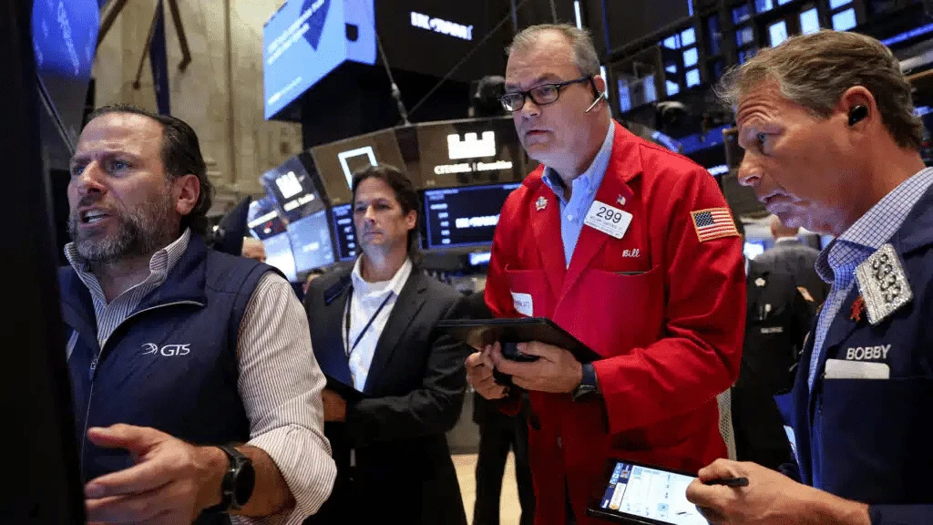 Markets believe a Trump White House will be better for smaller firms  / Photo: Reuters / Brendan McDermid