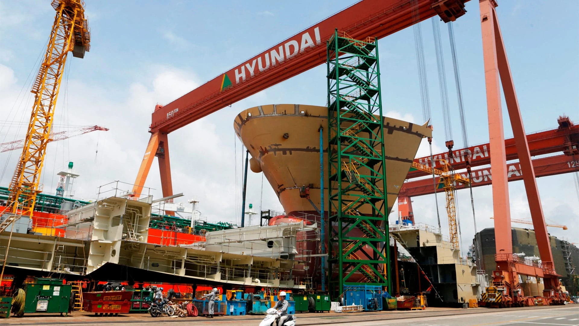 Судостроительный завод Hyundai Heavy Industries недалеко от Сеула / Фото: Reuters /Lee Jae-Won