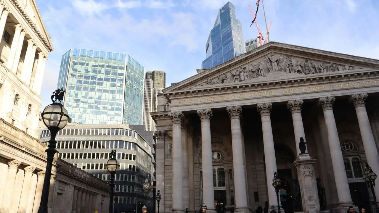 Банк Англии снизил ключевую ставку сразу после победы Трампа на выборах и в условиях глобальной экономической неопределенности / Фото: Unsplash/Alicja Ziaj