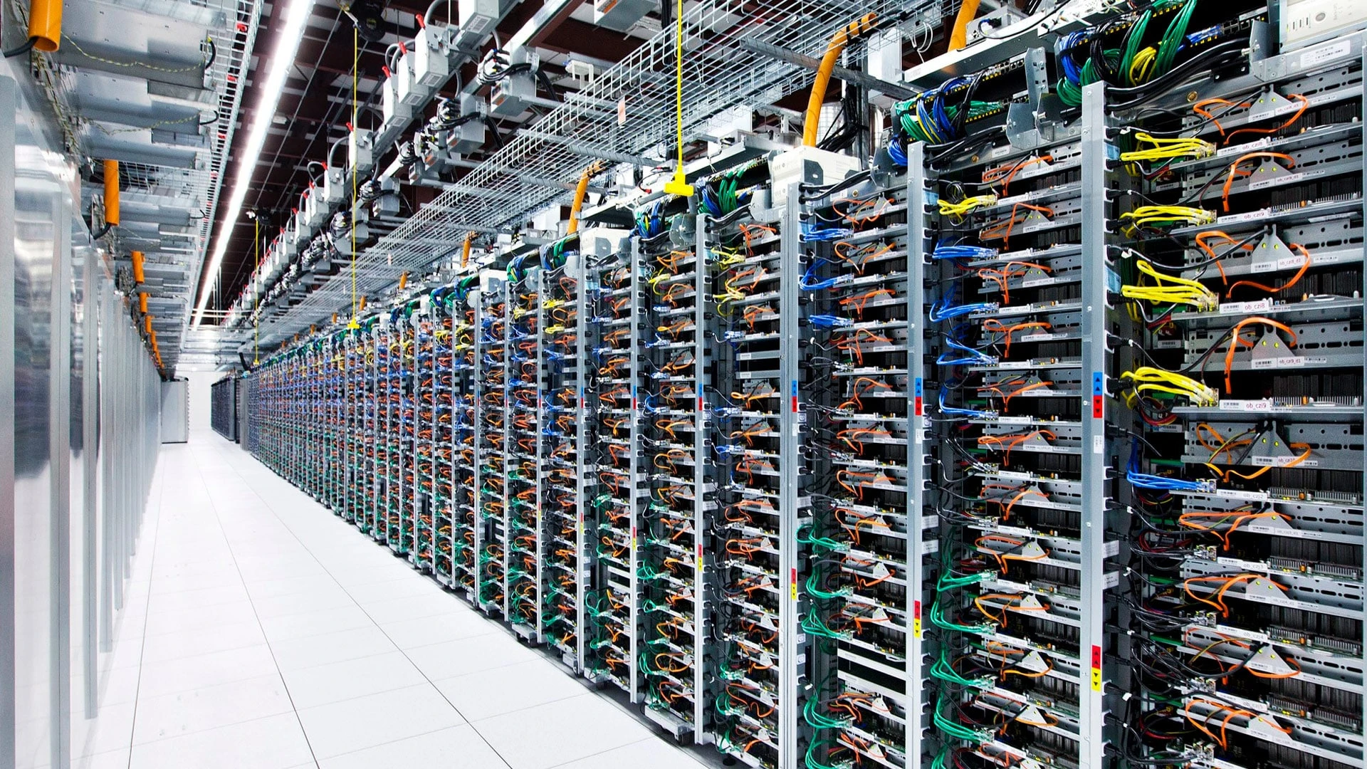 TSS может выиграть от проблем Supermicro, считает Barrons / Фото: Linkedin /total-site-solutions