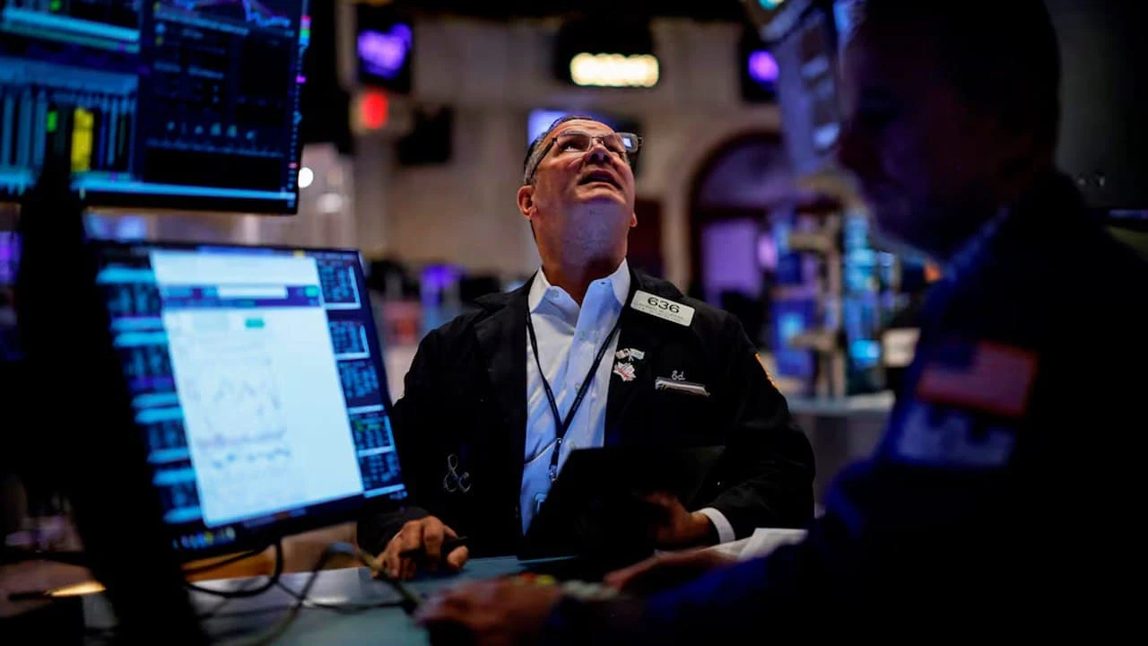 Goldman Sachs и Morgan Stanley прогнозируют рост индекса S&P 500 до 6,5 тыс. пунктов к концу 2025 года / Фото: Reuters/Brendan McDermid