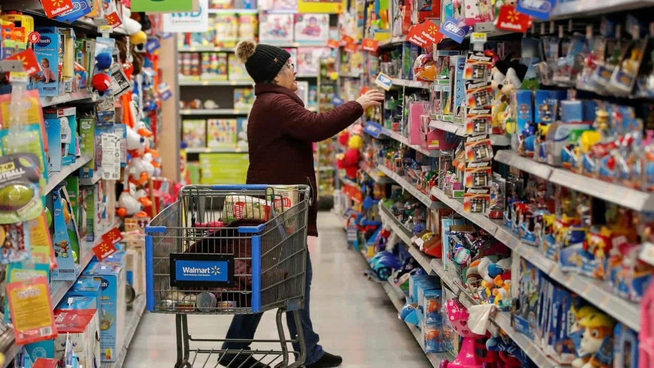 Акции Walmart обновили рекорд после публикации квартального отчета и повышения годовых прогнозов / Фото: Reuters/Kamil Krzaczynski