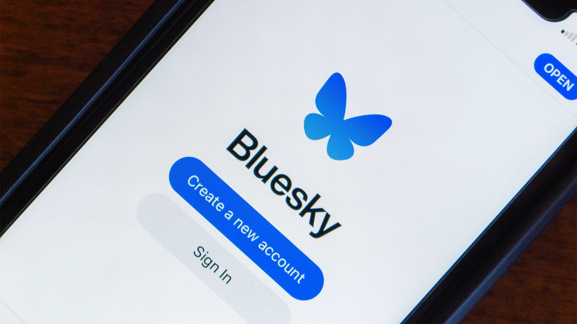 Число пользователей социальной сети Bluesky c середины ноября этого года начало расти стремительными темпами. Фото: shutterstock