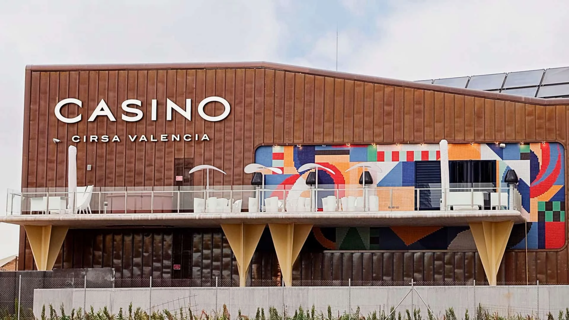 Blackstone планирует в начале 2025 года заработать до 1 млрд евро на IPO международной сети казино Cirsa в Мадриде / Фото: casinocirsavalencia.com