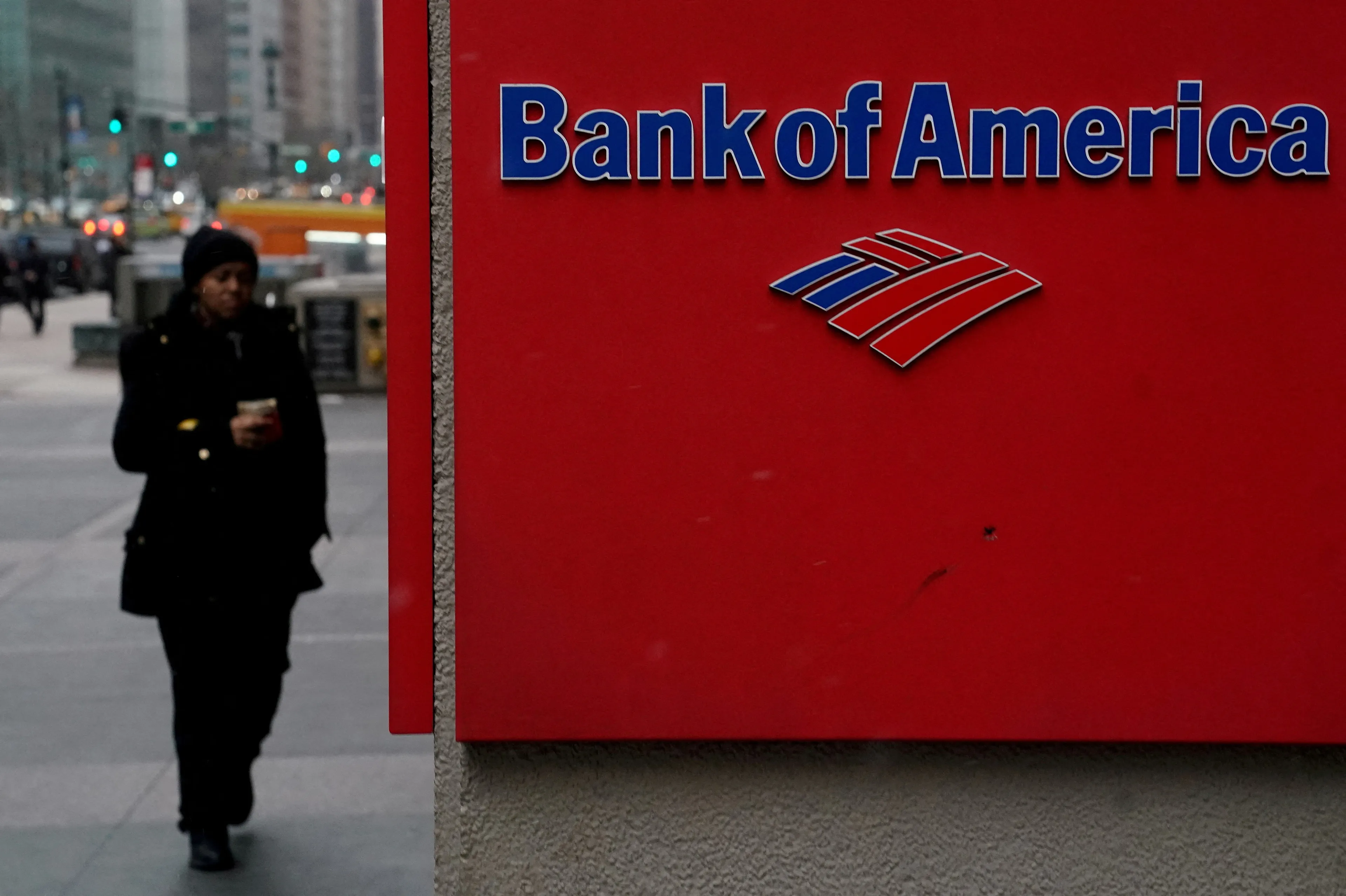 Bank of America рекомендовал вкладываться в бонды, золото и акции компаний за пределами США / Фото: REUTERS /Carlo Allegri