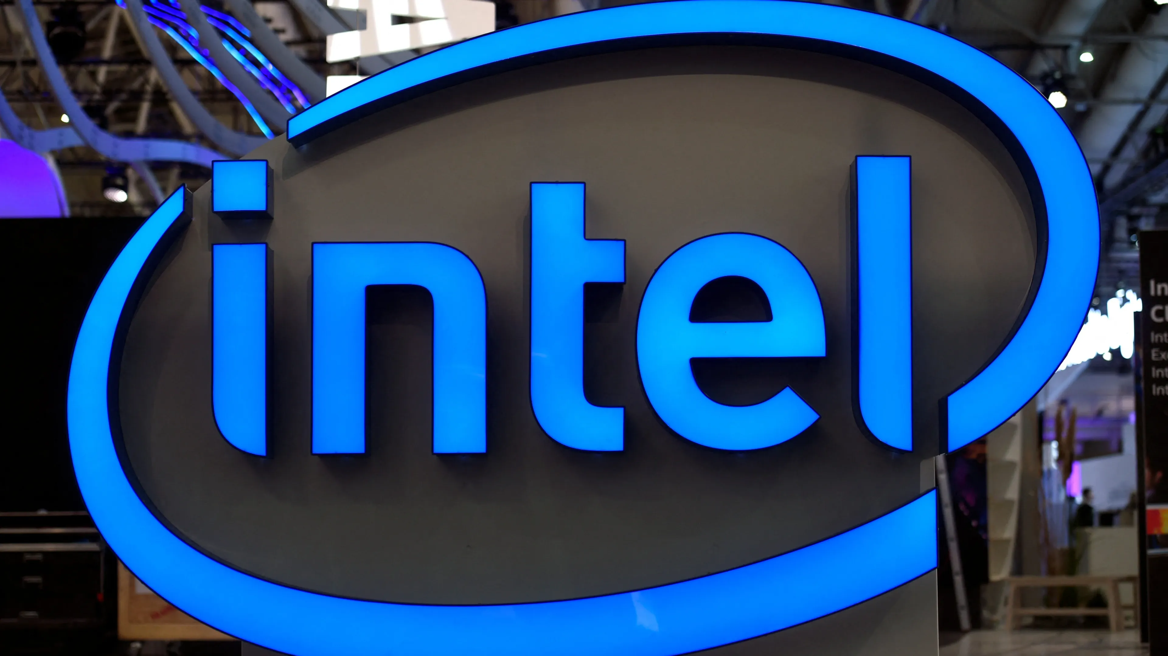 Инвесторам показались неубедительными планы Intel по достижению целевых показателей по прибыли / Фото: Reuters/Fabian Bimmer