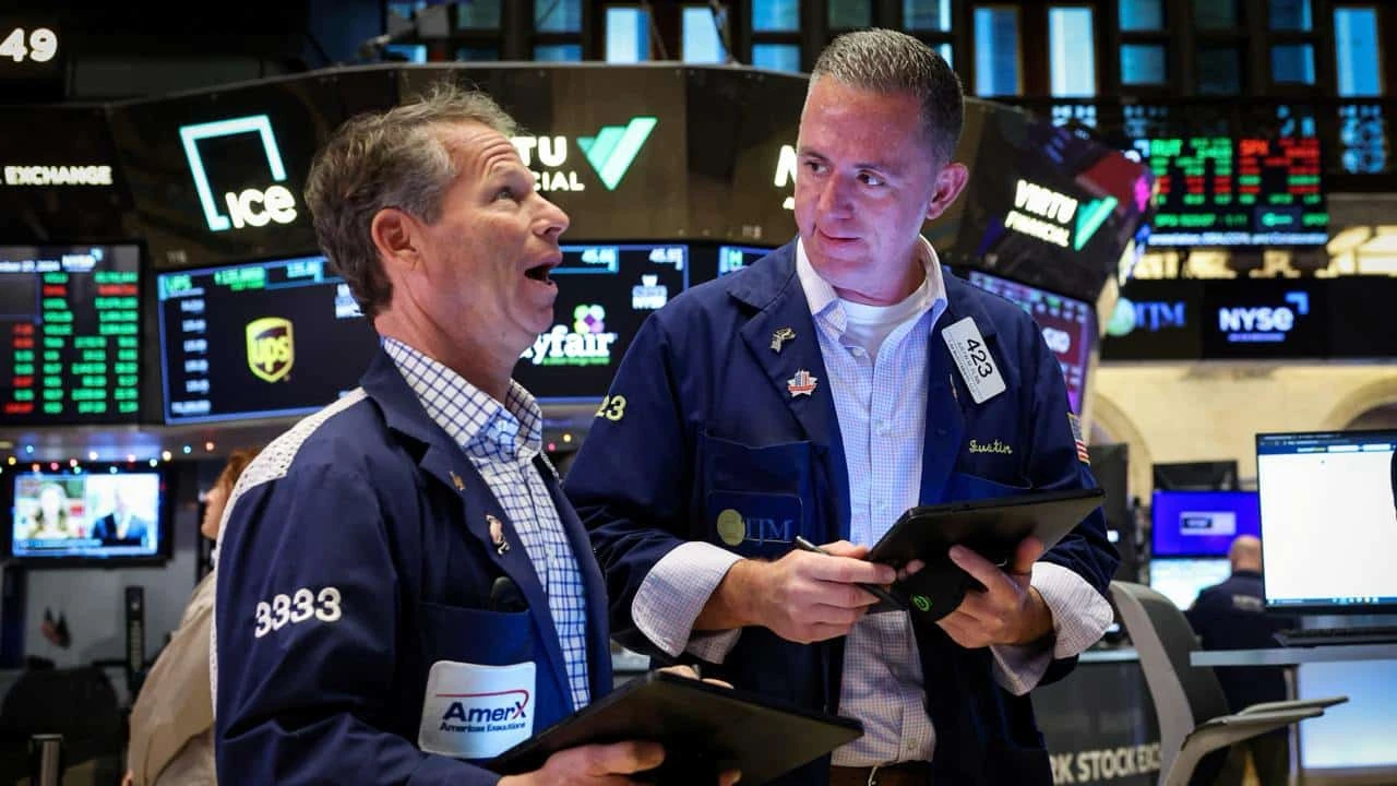 Включение компании в S&P 500 может привести к росту ее акций благодаря спросу со стороны фондов пассивного инвестирования / Фото: Reuters/Brendan McDermid