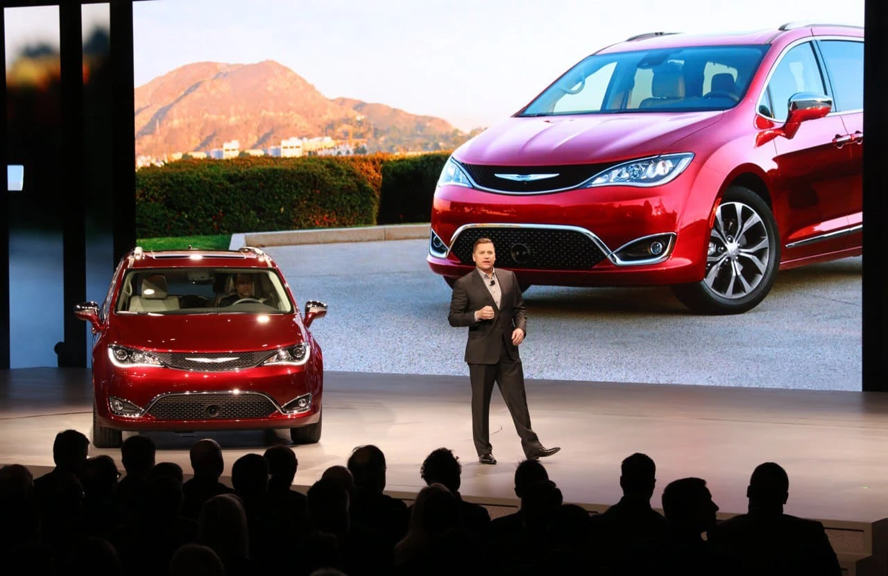 Бывший глава Dodge и Ram Trucks Тим Кунискис, сыгравший ключевую роль в развитии брендов, вернулся в Stellantis / Фото: Stellantis North America