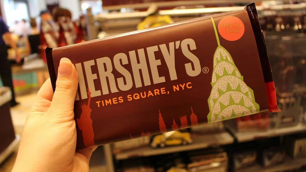 Акции Hershey показали рекордный рост за восемь лет после сообщения о возможной сделке / Фото: Unsplash/ Janne Simoes