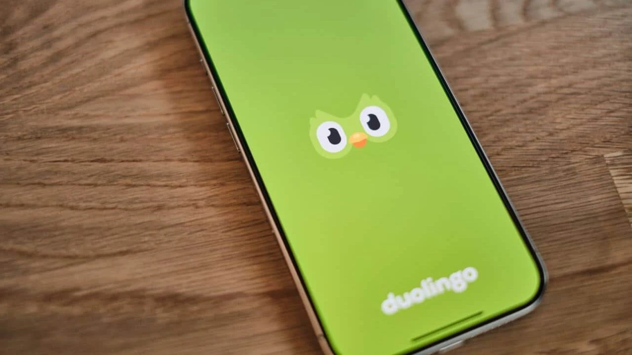 Акции Duolingo рухнули после того, как BofA отказался от рекомендации покупать их/ Фото: Unsplash/Appshunter.io