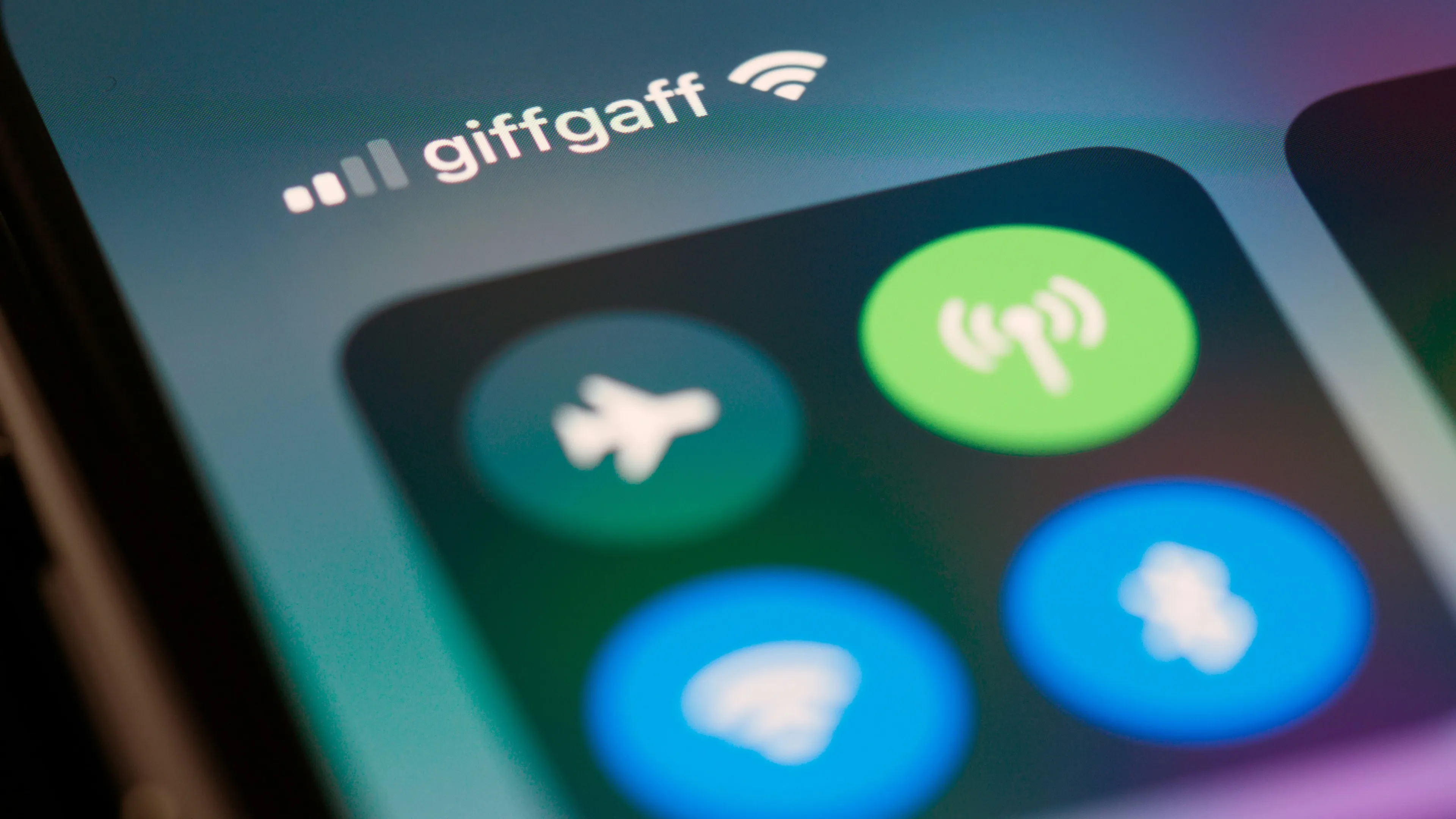 Apple — один из крупнейших клиентов Broadcom: на нее приходится около 20% выручки чипмейкера / Фото: Unsplash /Brett Jordan