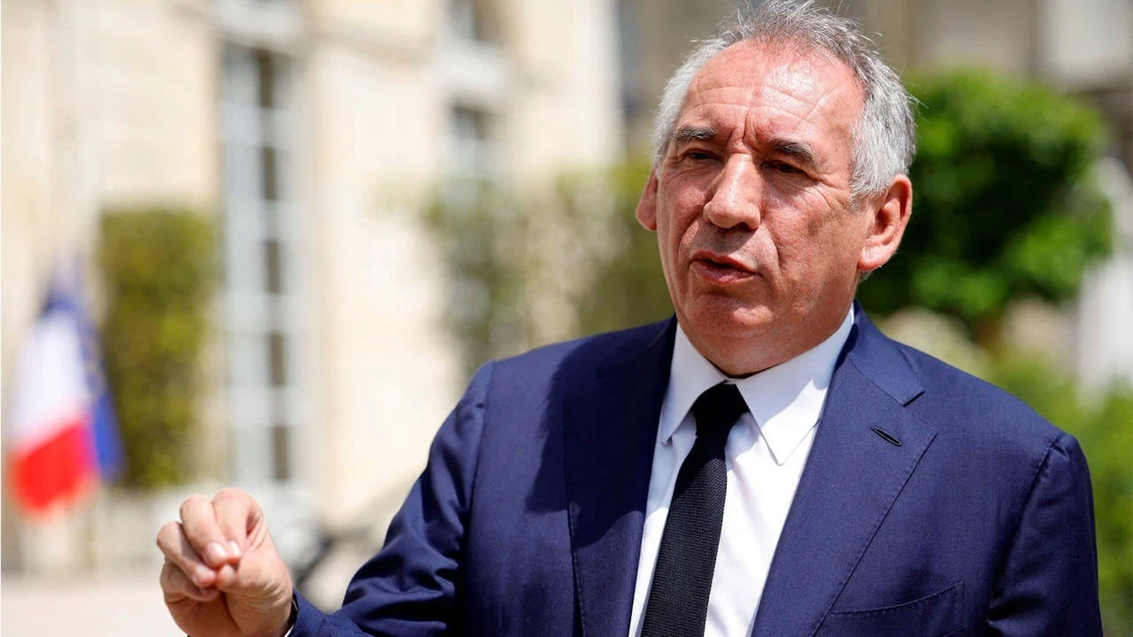 Новый премьер-министр Франсуа Байру столкнется с теми же проблемами, что и его предшественник, написал CNBC / Фото: Reuters/Sarah Meyssonnier