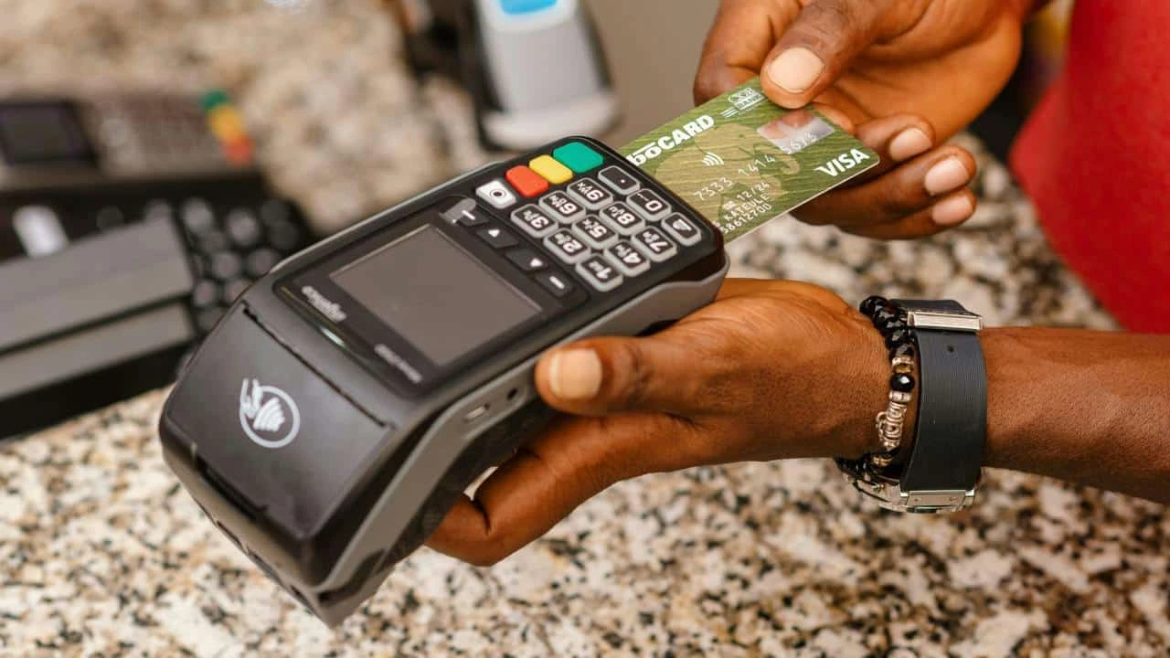 Фонд семейства Royce назвал три акции small-cap компаний из отрасли приема платежей, интересные для инвесторов / Фото: Unsplash/Ali Mkumbwa