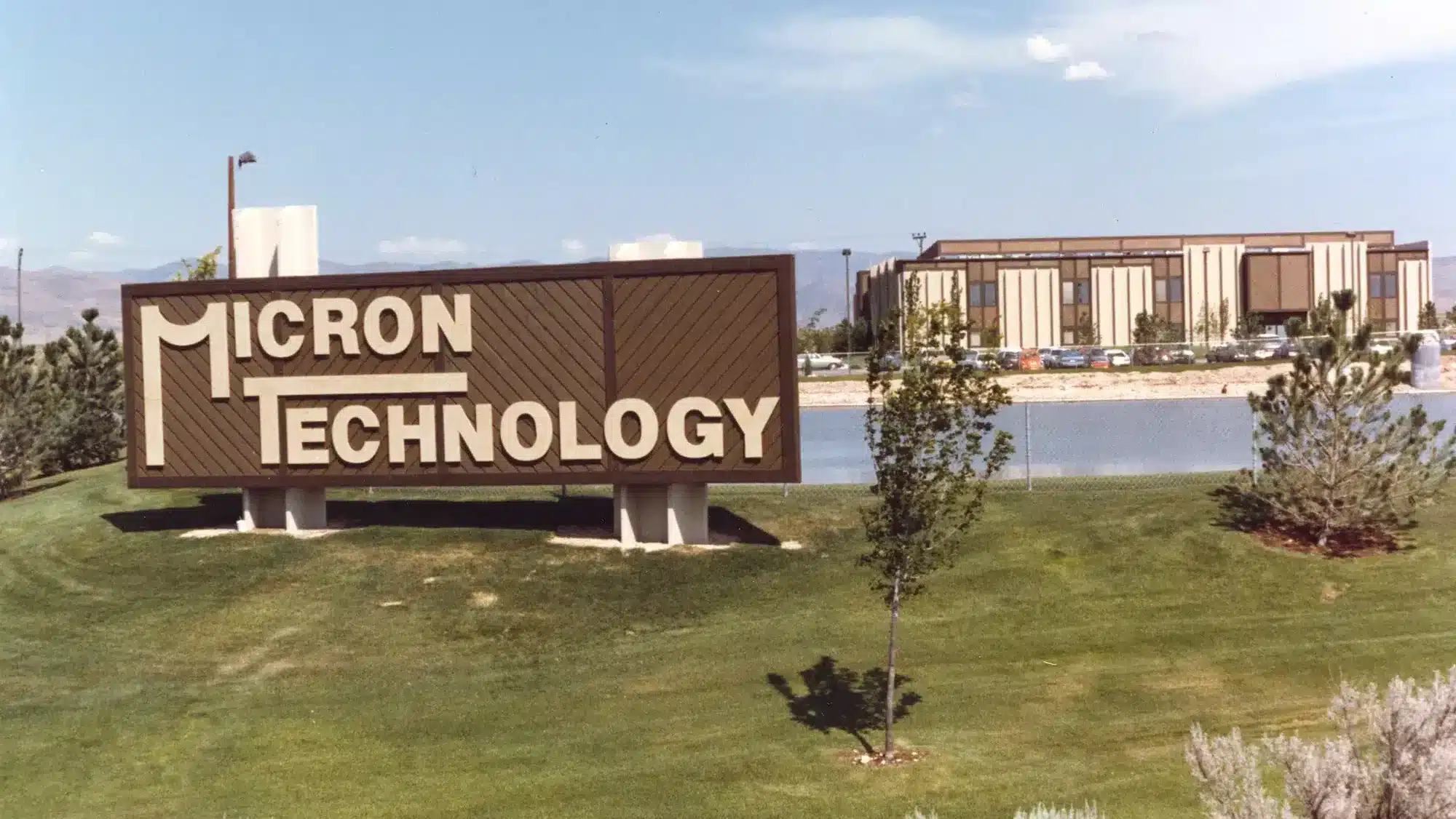 Выручка Micron в первом квартале 2025 финансового года выросла на 84% по сравнению с прошлым годом / Фото: Micron Technology