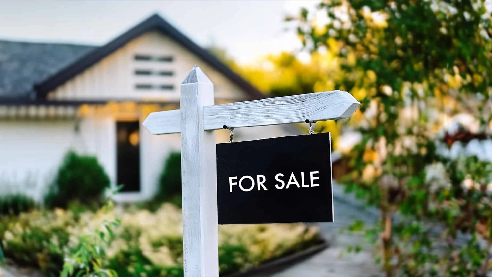 Акции продавца домов Opendoor могут вырасти благодаря снижению ставок по ипотеке / Фото: Shutterstock