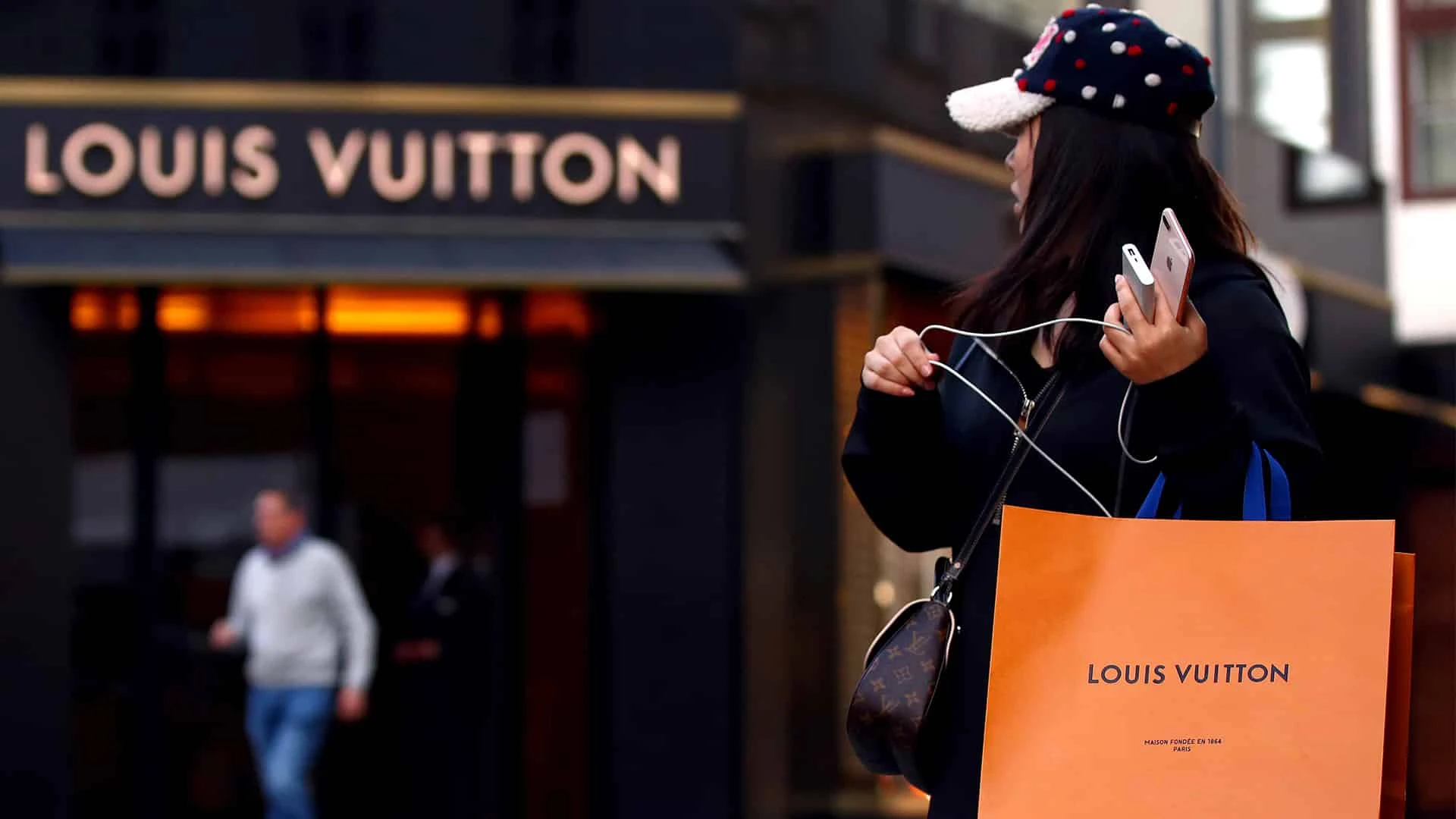 В 2023 году в Токио было больше магазинов дизайнерской одежды, чем в любом другом городе мира. Фото: REUTERS/Lisi Niesner