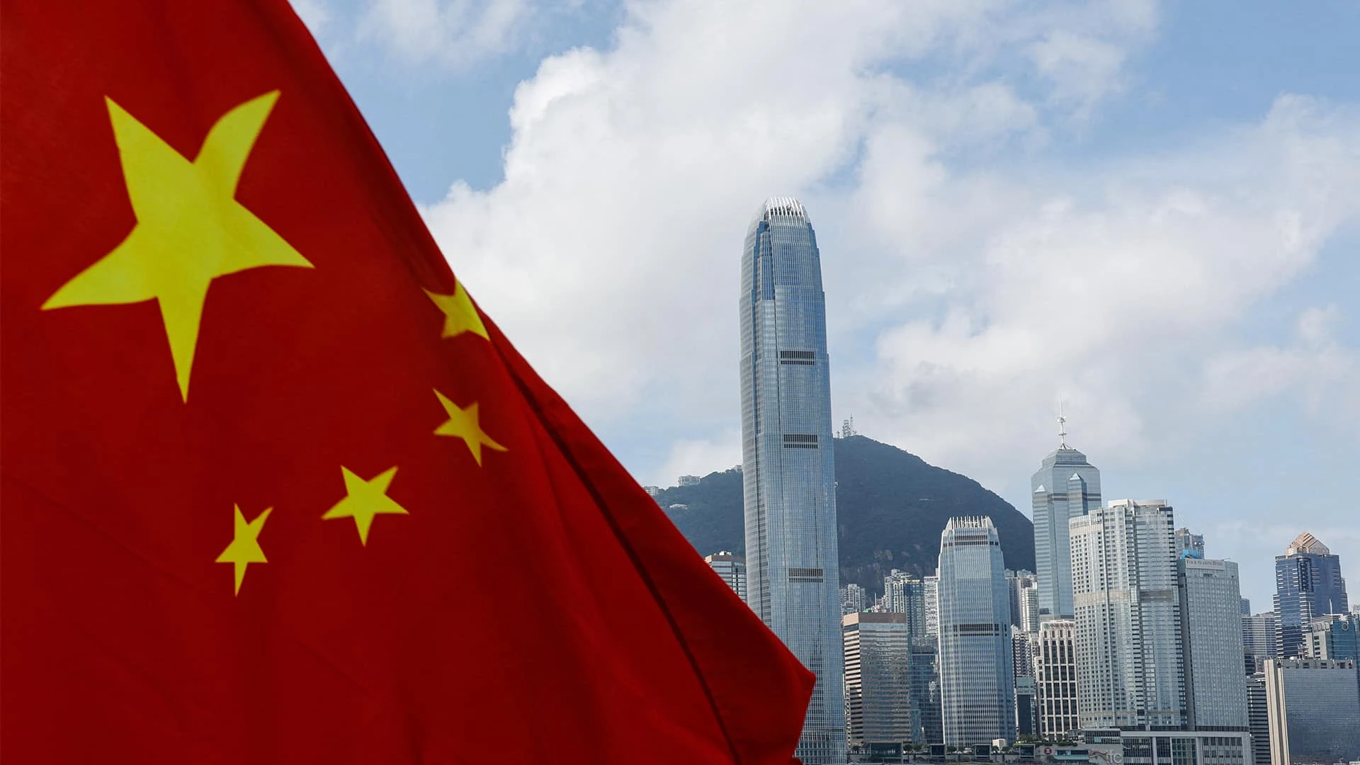 Опережающий экспорт и стимулирование потребительского спроса помогли Пекину достичь целевых 5% роста ВВП в 2024 году / Фото: Reuters/Tyrone Siu