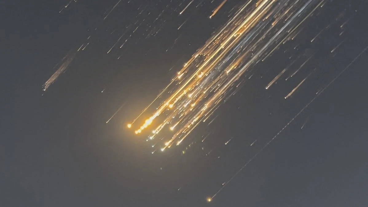 После взрыва обломки Starship пронеслись над Карибским морем, вынудив авиакомпании скорректировать десятки рейсов / Фото: Marcus Haworth@marcusahaworth/via Reuters