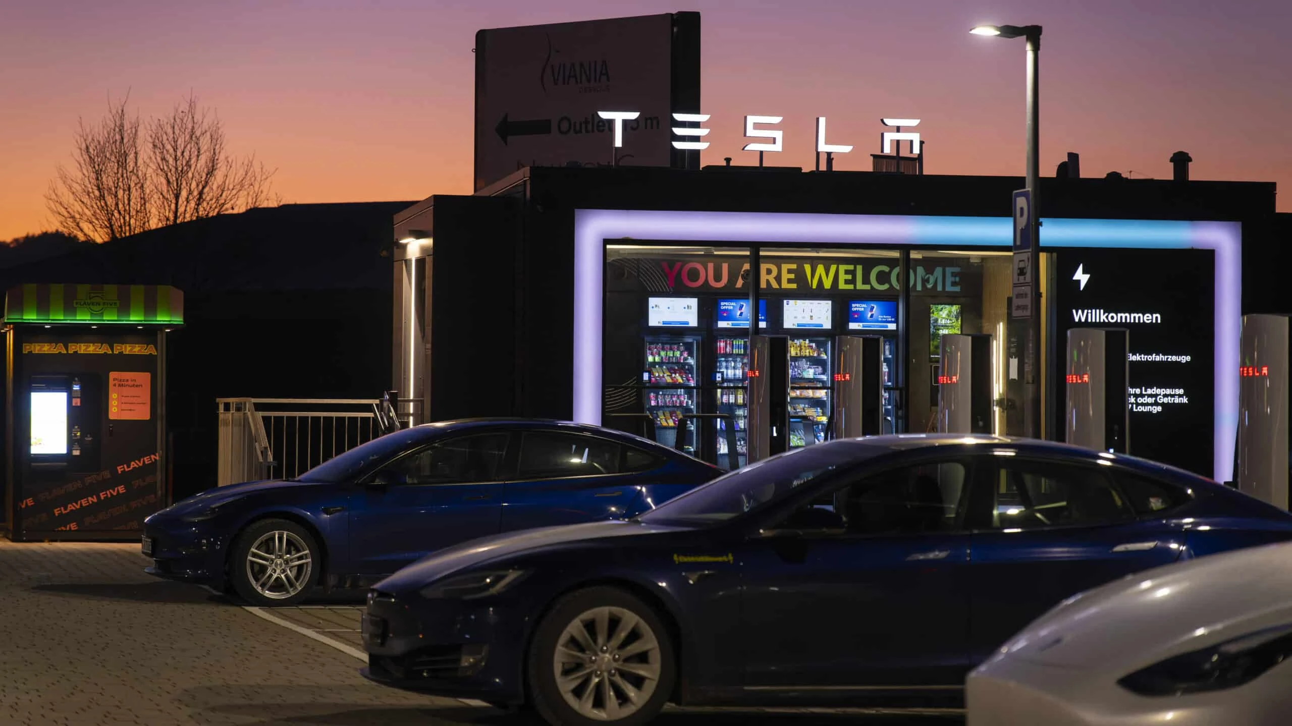 Инвесторы опасаются, что из-за отмены Трампом «мандата на электромобили» прибыль Tesla от продажи углеродных квот снизится / Фото: Imago/MiS via Reuters Connect