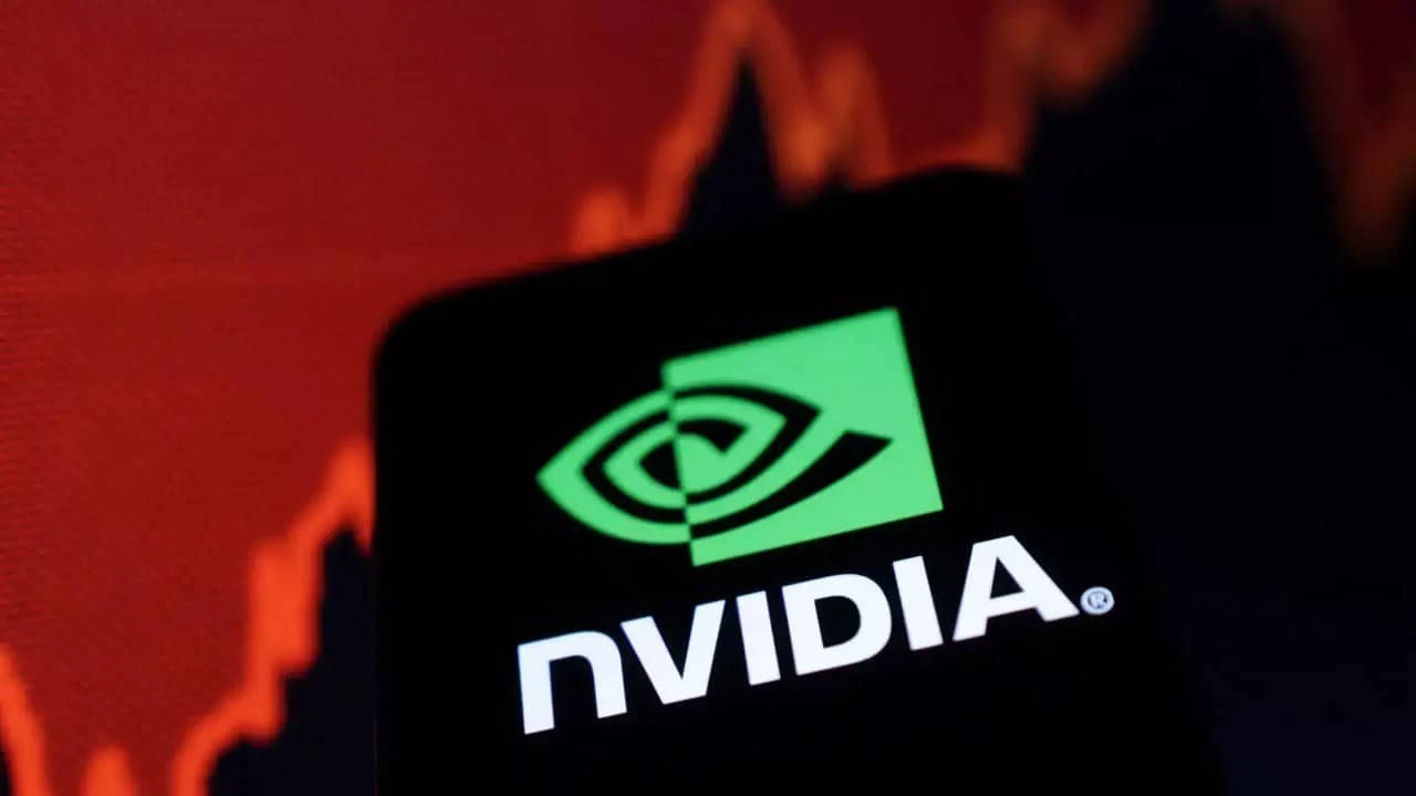 Morgan Stanley сохранил рейтинг Outperform, но понизил таргет по акциям Nvidia / Фото: Reuters/Dado Ruvic