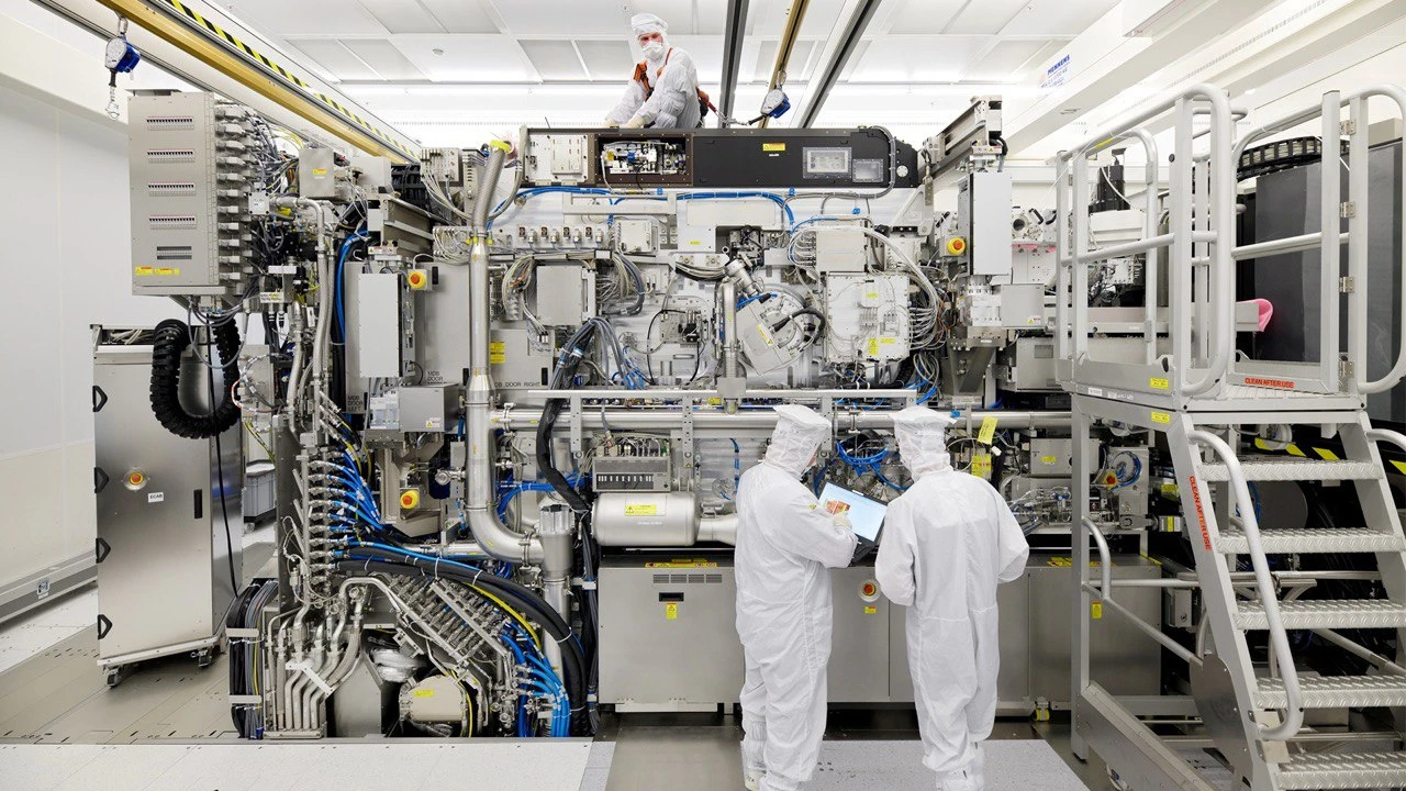 Объем новых заказов ASML вырос на 169% за четвертый квартал / Фото: Reuters/Bart van Overbeeke Fotografie