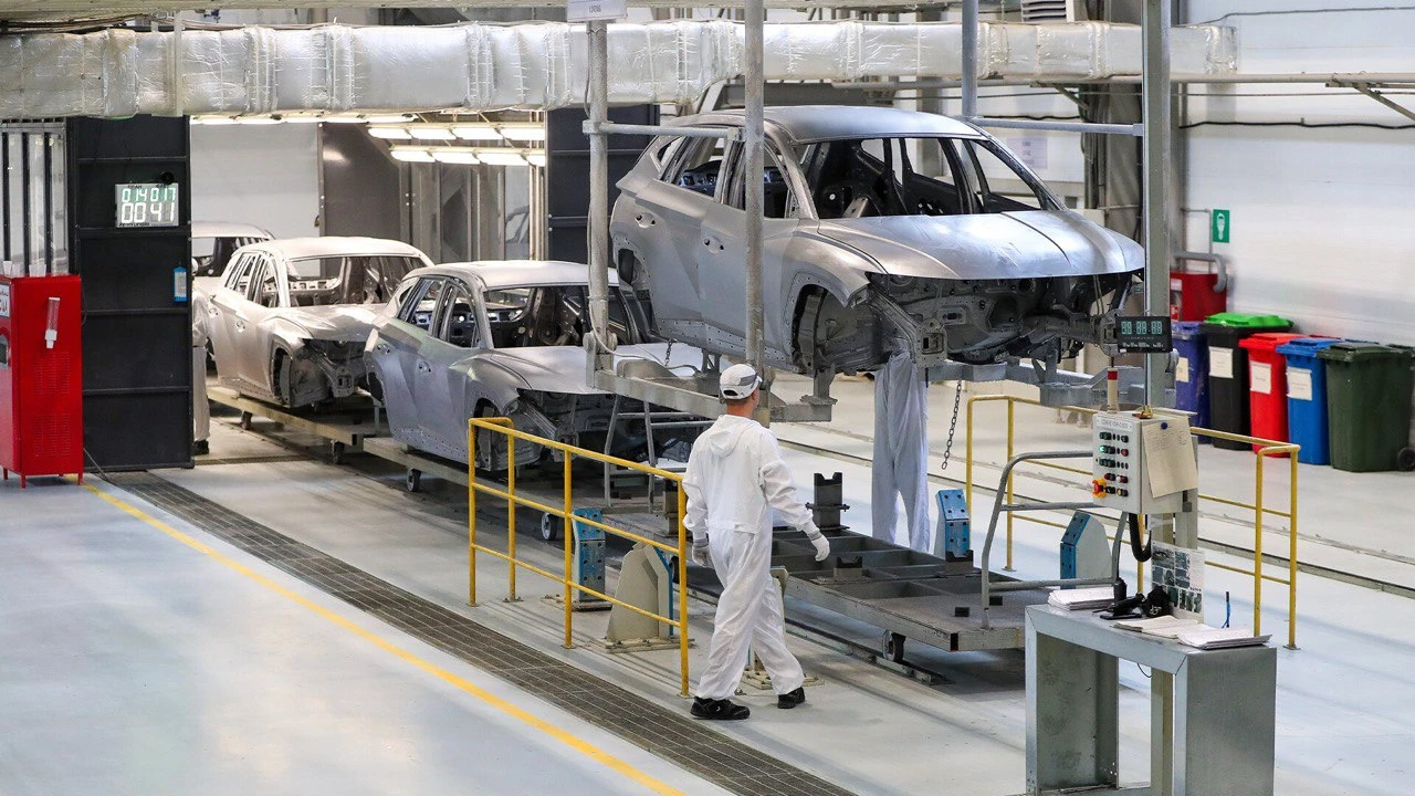 Акции автопроизводителей в Азии, Европе и США обвалились 3 февраля / Фото: shutterstock