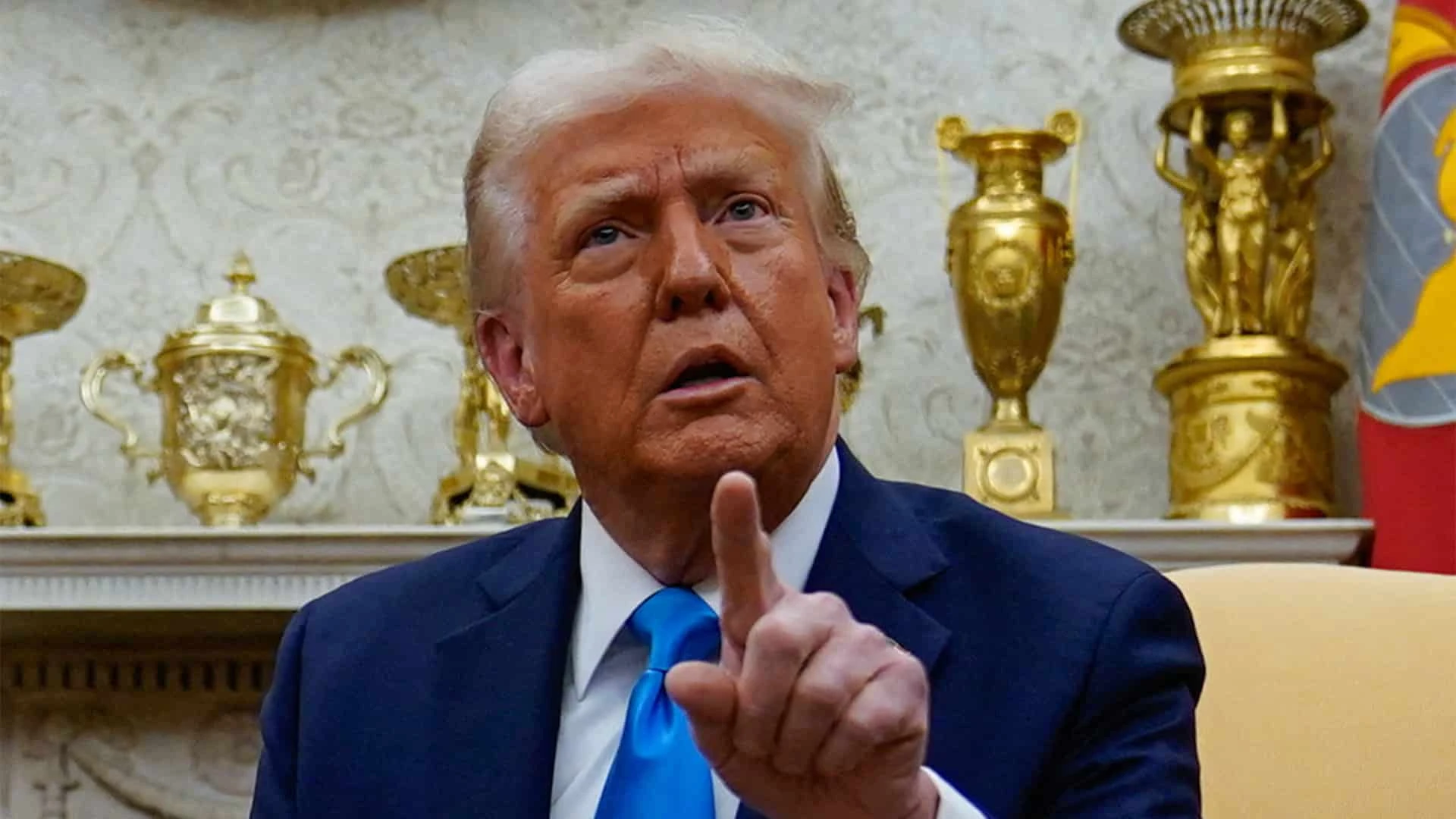 Президент США Дональд Трамп начал торговую войну. У инвестора возникает вопрос: где пережить эти непростые времена и на них заработать / Фото: Reuters /Elizabeth Frantz