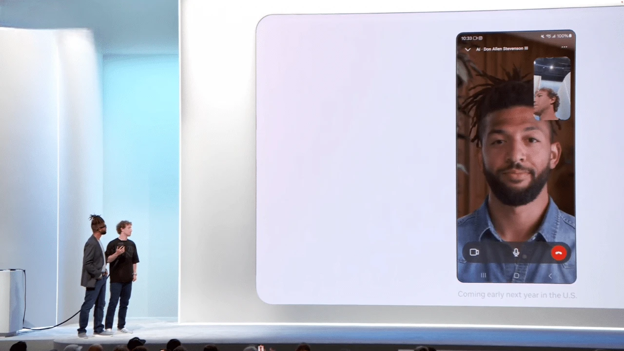 Глава Meta Марк Цукерберг и художник Дон Аллен Стивенсон III беседуют с цифровым клоном Стивенсона. Фото: youtube.com/@maginative