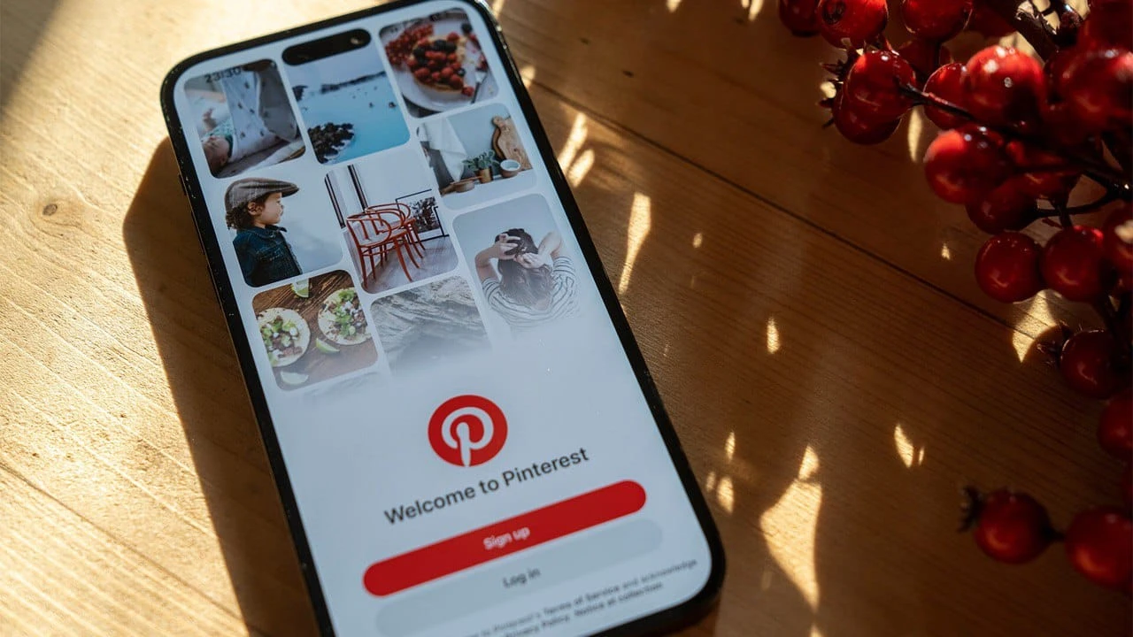 Количество ежемесячных активных пользователей Pinterest выросло за год на 11% / Фото: shutterstock