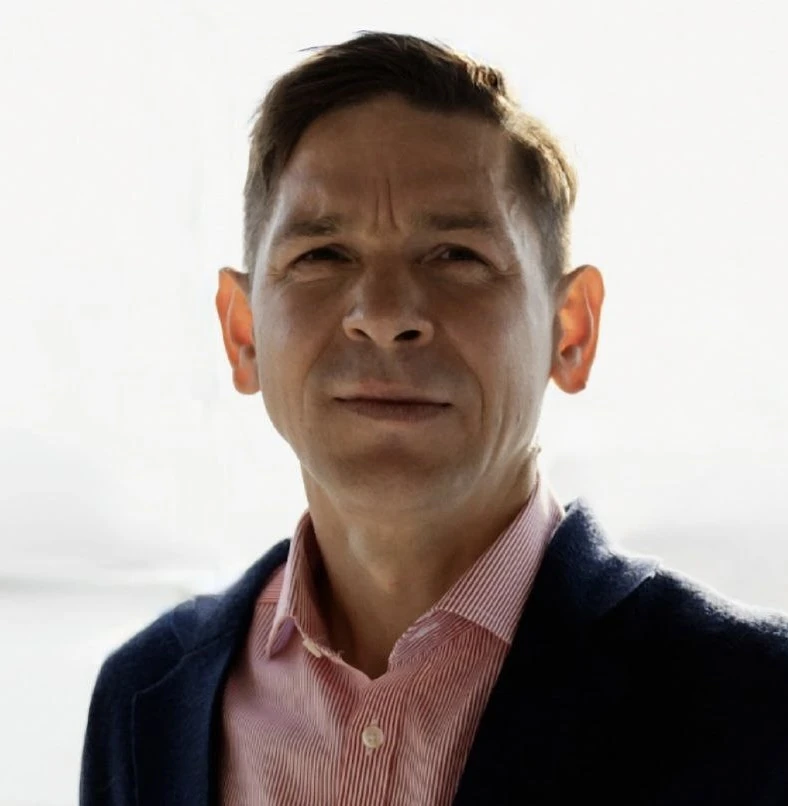 Михаил  Завараев 