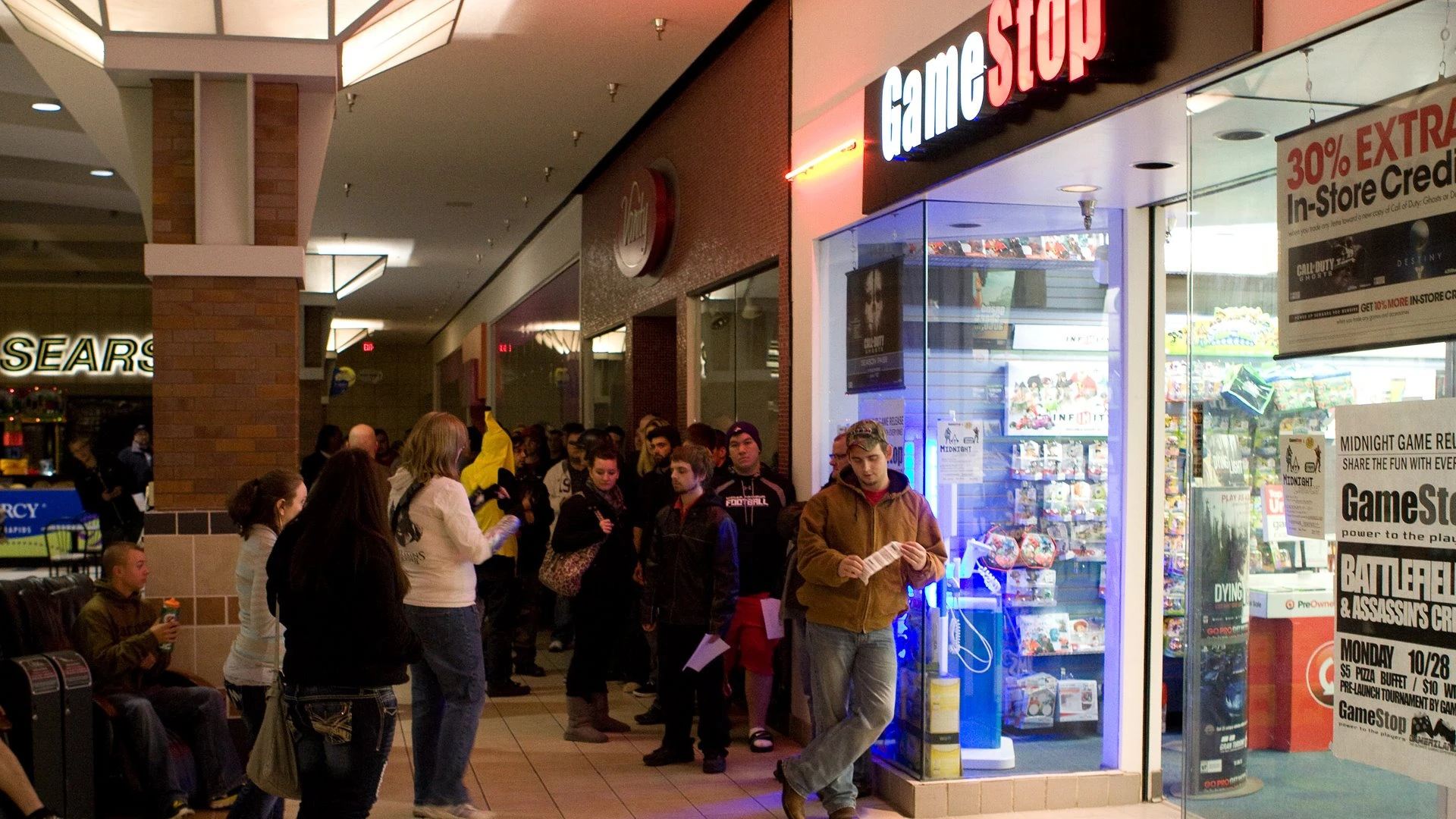 Инвесторы купили акции GameStop после встречи гендиректора ретейлера видеоигр Райана Коэна с Майклом Сэйлором — основателем MicroStrategy / Фото: Facebook/GameStop