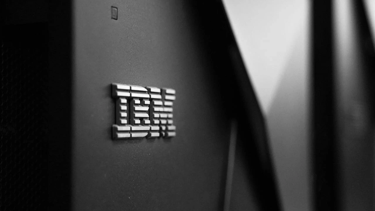 Портфель программных продуктов IBM и растущие доходы от консалтинга станут основными драйверами роста акций компании, считает Oppenheimer / Фото: Unsplash/Carson Masterson