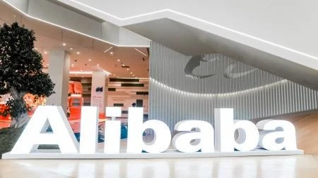 После появления ChatGPT Alibaba инвестировала в несколько перспективных китайских ИИ-стартапов  / Фото: alibaba.com