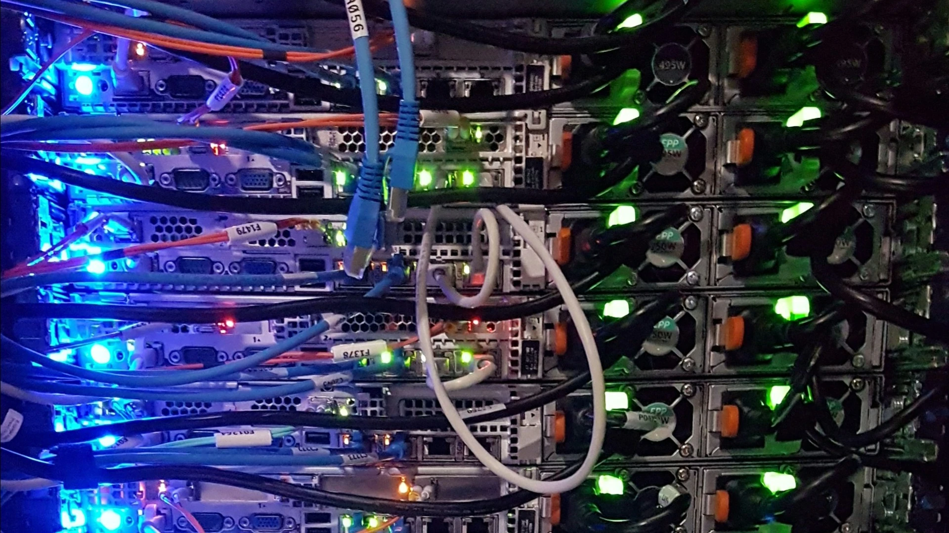 Китайский оператор дата-центров VNET может выиграть от вложений в ИИ-инфраструктуру со стороных техгигантов / Фото: Unsplash/Massimo Botturi