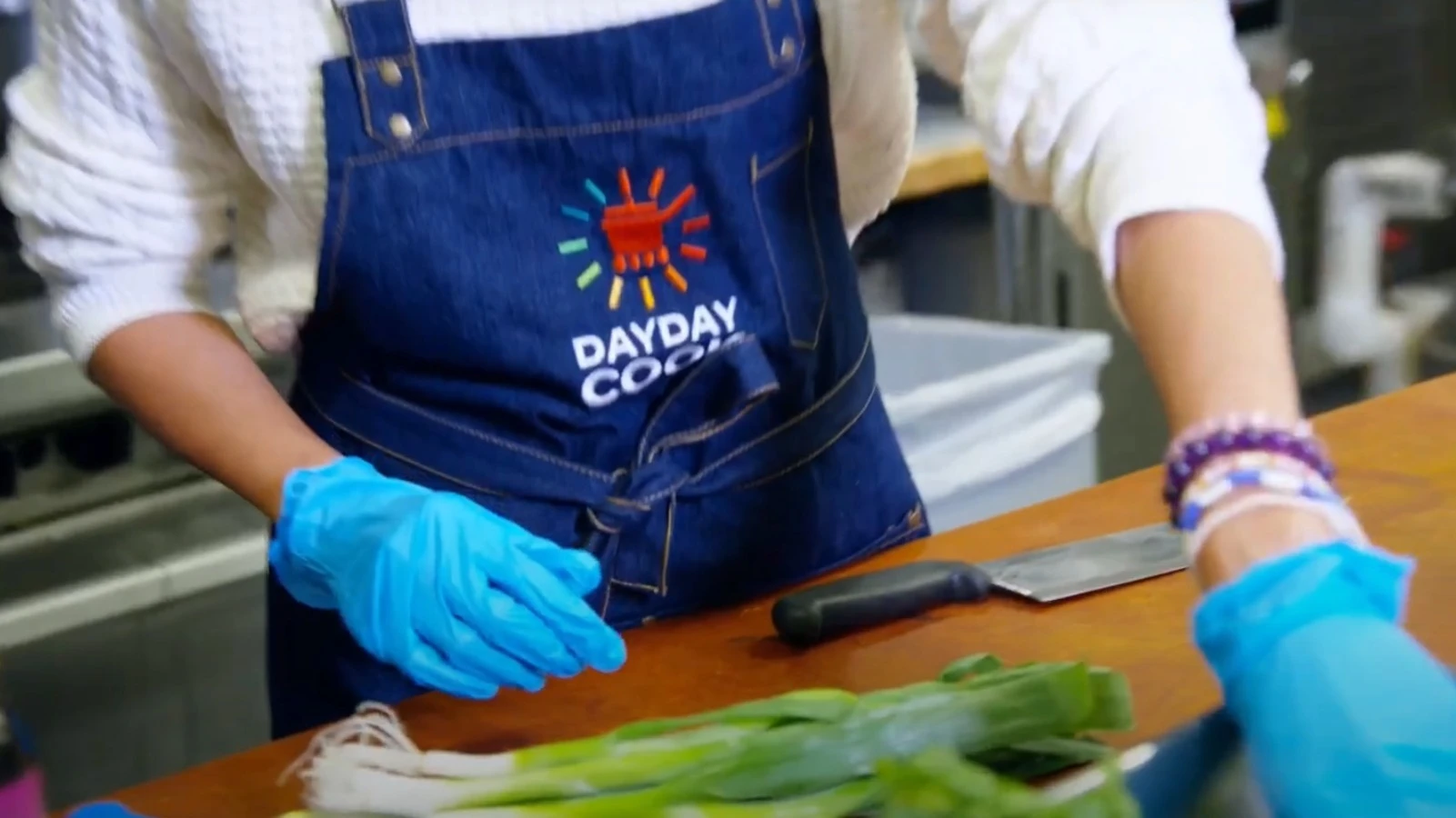 DDC продвигает свою продукцию в соцсетях и с помощью кулинарных шоу / Фото: YouTube/Day Day Cook