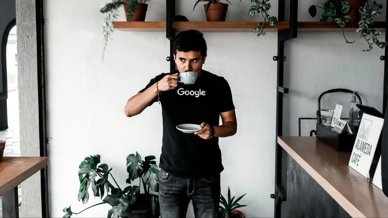 Google сократил ряд сотрудников облачного подразделения вскоре после отчета о его выручке ниже ожиданий / Фото: Unsplash/Fernando Hernandez