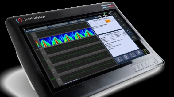 HeartSciences разрабатывает решения на основе искусственного интеллекта и ЭКГ, которые можно использовать с ее устройством (на фото) или уже известными аппаратами / Фото: HeartSciences