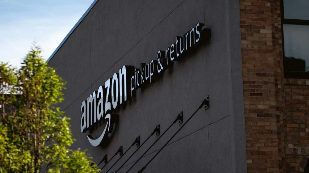 Генеративный ИИ может ускорить рост выручки подразделения AWS Amazon уже во втором полугодии, считает Evercore/ Фото: Unsplash/ Bryan Angelo