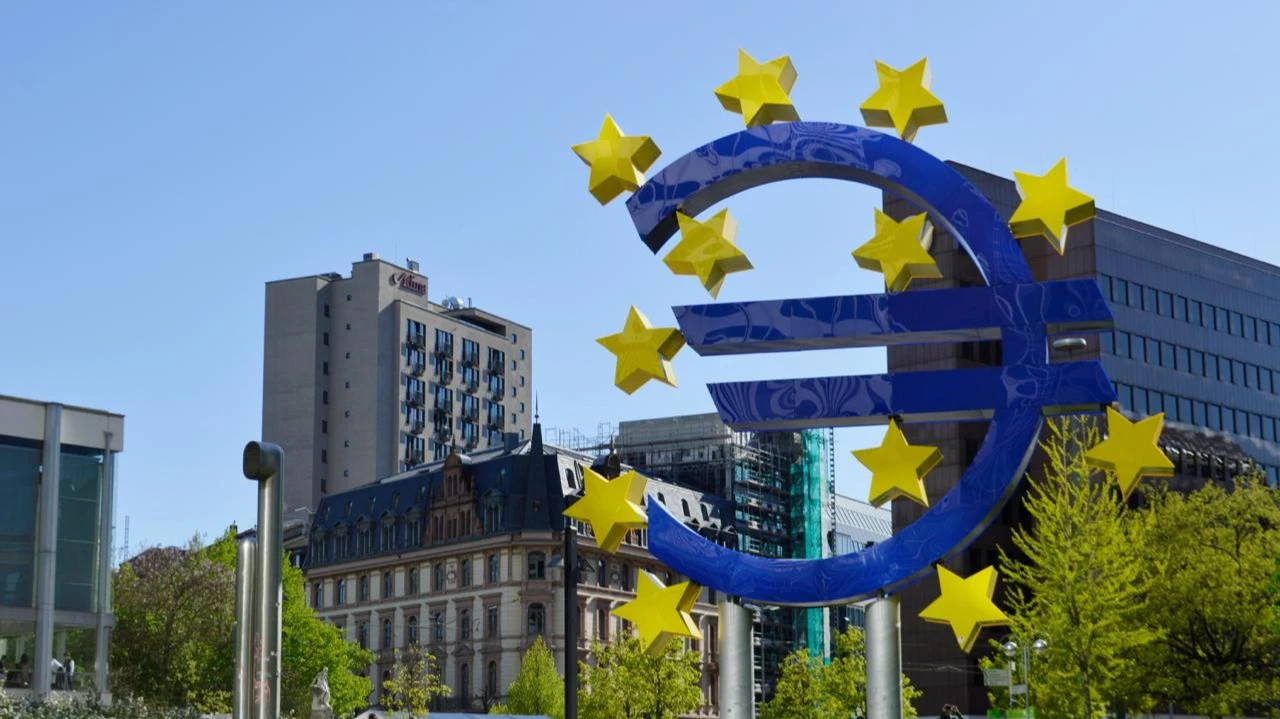 За неделю c 27 февраля по 5 марта инвесторы вложили в европейские акции больше всего средств с февраля 2022 года/ Фото: Unsplash/Farah Almazouni