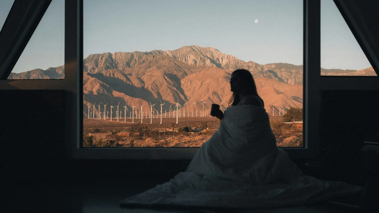 Акции Airbnb обгоняют главный фондовый индекс США S&P 500 на 4 процентных пункта с начала 2025 года / Фото: Unsplash/Karsten Winegeart