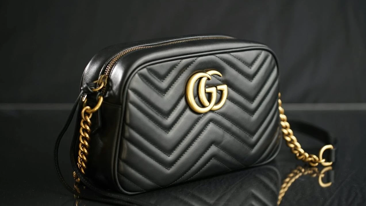 Kering объявила о назначении нового креативного директора Gucci, которому предстоит восстановить продажи бренда / Фото: unsplash / James Ree