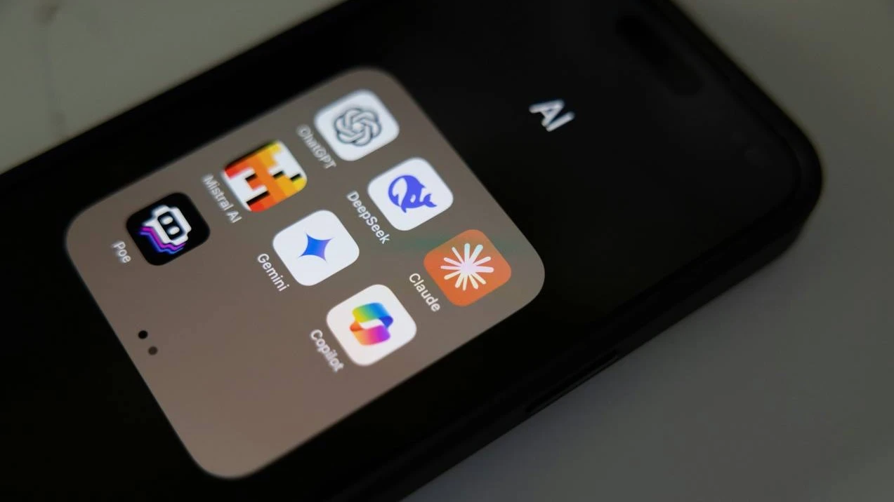 По оценке аналитиков, расходы технологических компаний на ИИ превысят $500 млрд к 2032 году / Фото: Unsplash / Solen Feyissa