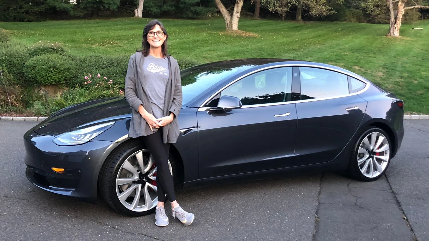 Инвесткомпания Кэти Вуд ARK впервые за год сократила долю в холдинговой компании Instagram и Facebook / Фото: X/Cathie Wood