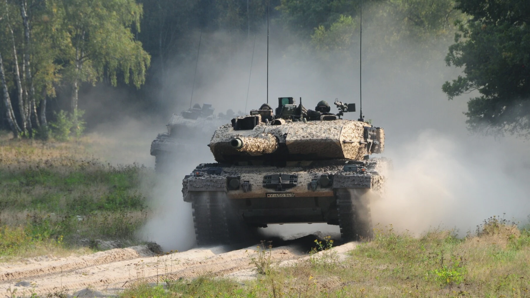 Немецкая Renk, акции которой взлетели на 50% за последний месяц, производит двигатели для танков Leopard 2 / Фото: Renk