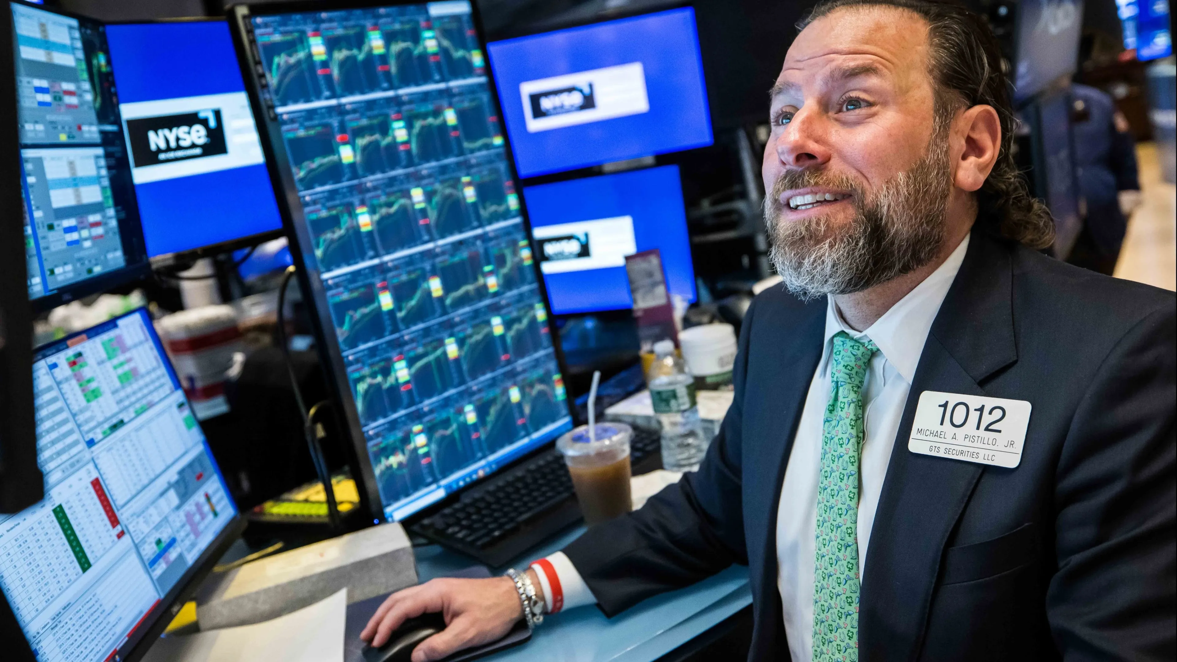 S&P 500 отыграл снижение в последние минуты торгов, прервав четыре убыточных недели / Фото: Х/NYSE