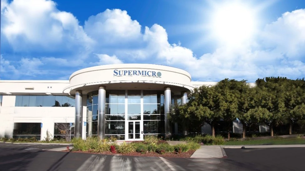 За год рыночная стоимость Supermicro упала почти на 60%/ Фото: Glassdor/Supermicro