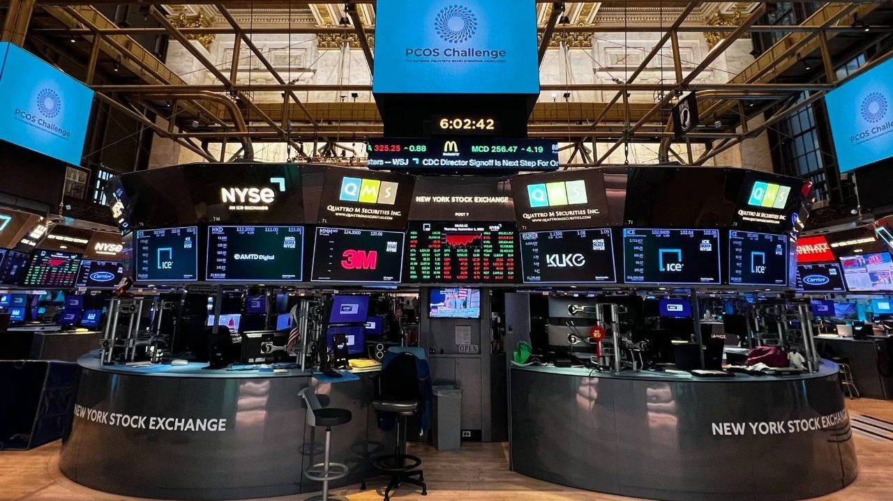 В самом оптимистичном прогнозе Barclays индекс S&P 500 может вырасти еще на 16%, а в пессимистичном — обвалиться на четверть/ Фото: X/ NYSE